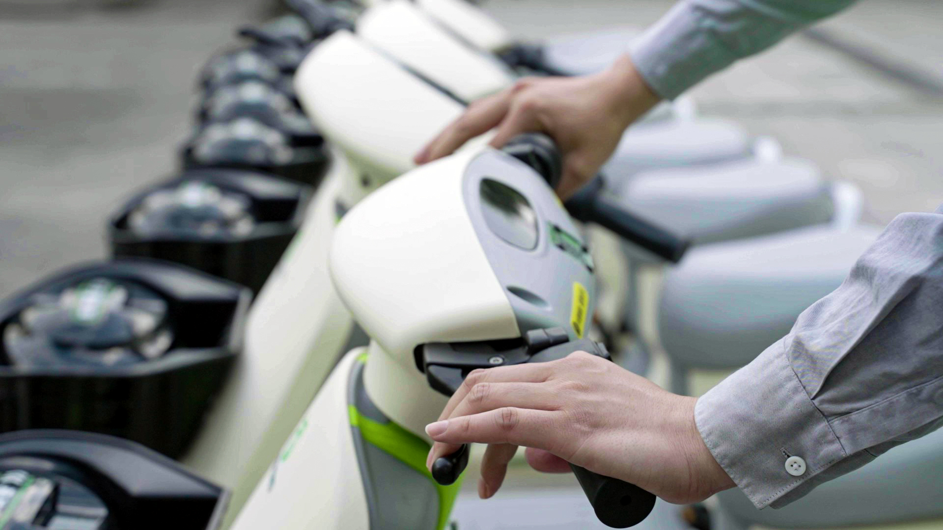 共享電單車騎到半路沒電怎么辦？