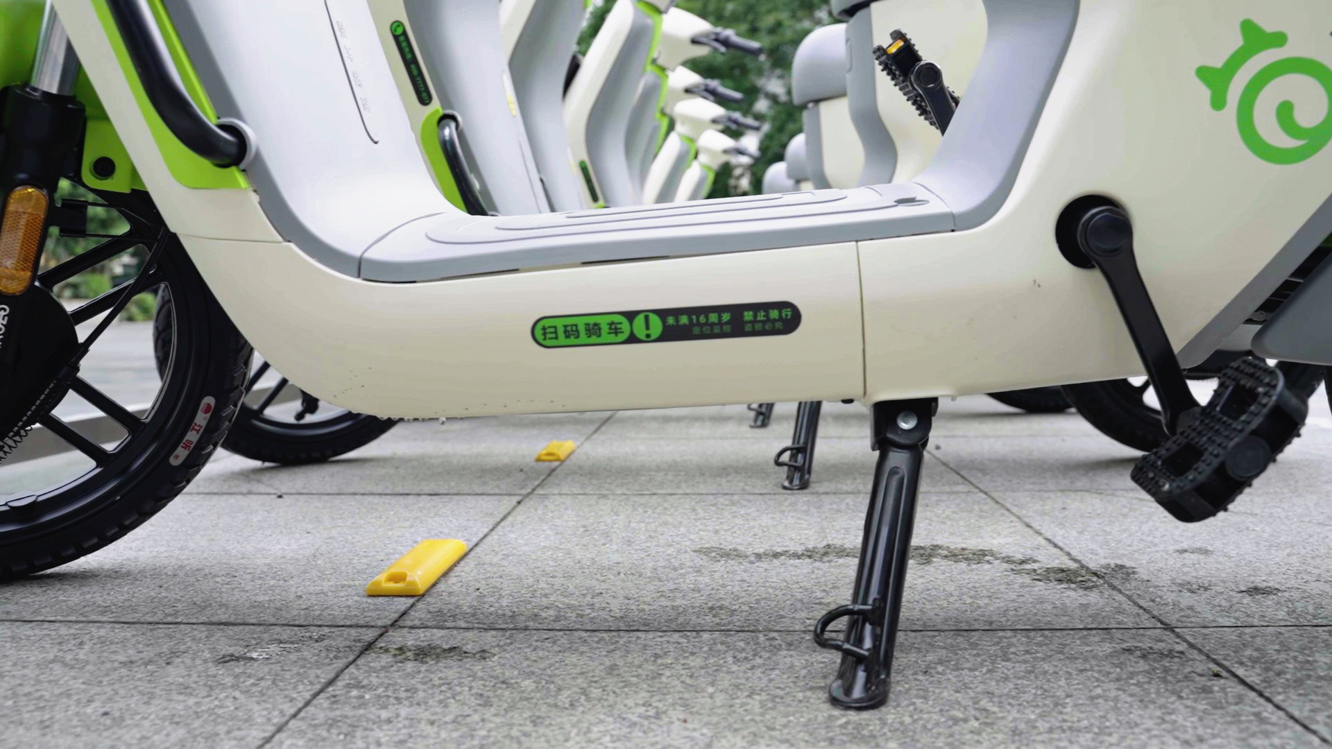 未成年能騎共享電動車嗎？